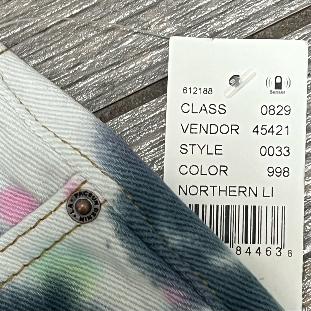 NWT Pacsun Tie Dye High Waisted Denim  Festival Shorts Size 26 Colorful Jeans - Picture 15 of 15